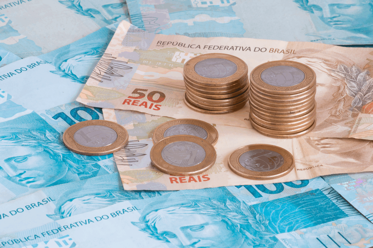 Valores de precatórios federais estão sendo pagos neste mês e você pode ter direito ao recebimento. 