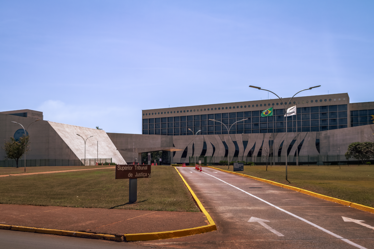 STJ regulamenta filtro de relevância para recursos especiais: entenda o que muda
