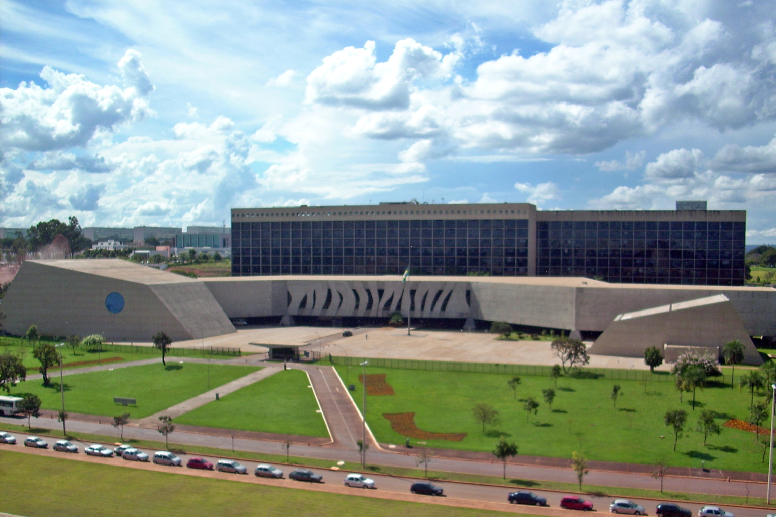STJ define que prescrição do fundo de direito de servidor exige negativa expressa da Administração